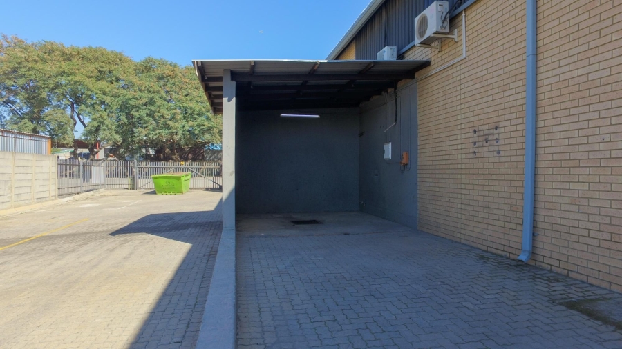 Commercial Property for Sale in Oos Einde North West